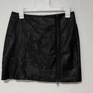 Chic Black Leather Mini Skirt with Zipper, Size Small